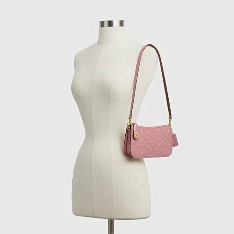 COACH womens Penn Shoulder Bag in Signature Leather